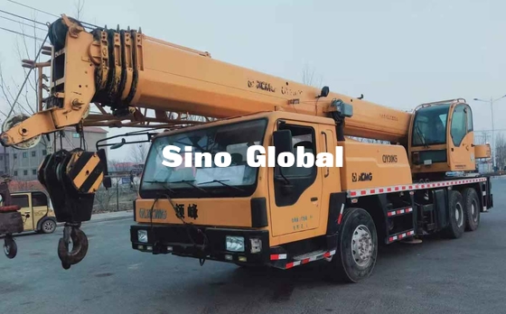 XCMG QY30K5 Digunakan Truck Crane 48m Mengangkat Tinggi 30T Kapasitas
