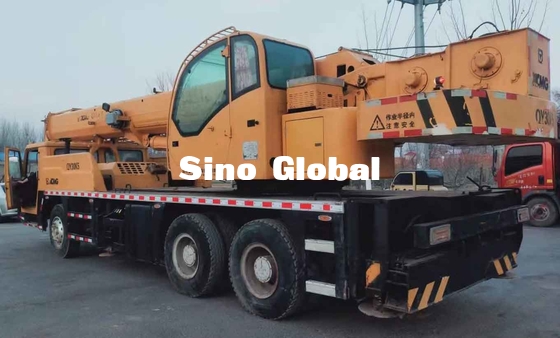 XCMG QY30K5 Digunakan Truck Crane 48m Mengangkat Tinggi 30T Kapasitas